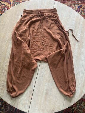 Women's Cropped Harem Pants - Rust Brown